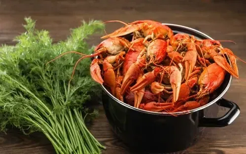 Раки с укропом